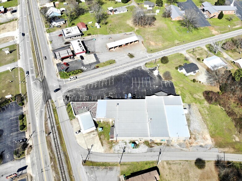 More Photos Of 24 Ila Rd, Commerce Unknown For Lease