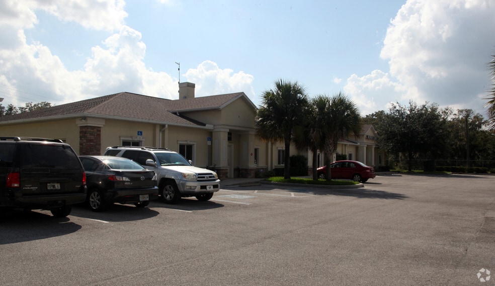 More Photos Of 5470-5476 Lithia Pinecrest Rd, Lithia Medical For Lease