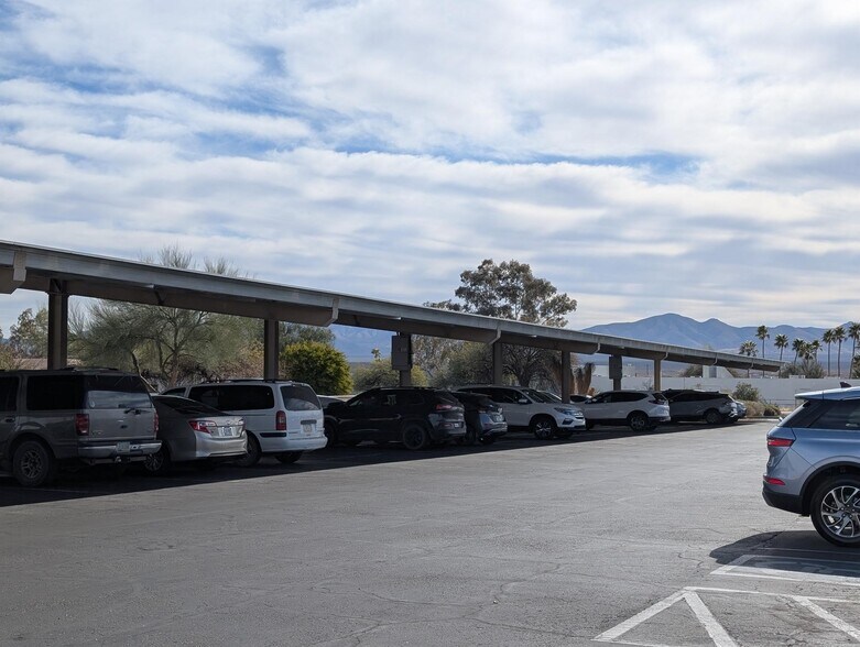 More Photos Of 1131 S La Canada Dr, Green Valley Unknown For Lease