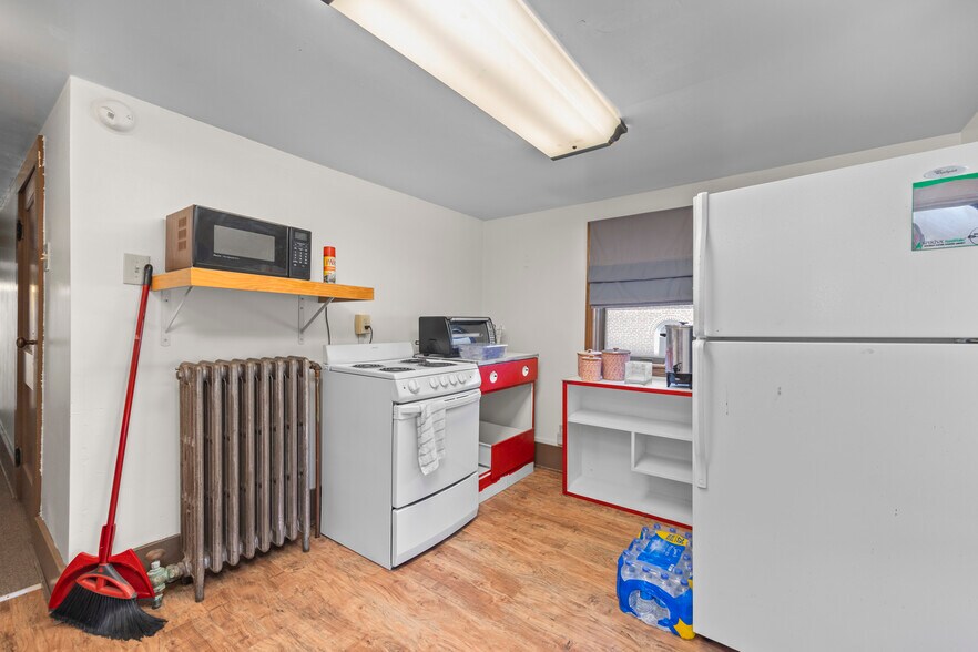 More Photos Of 18 E Main St, Seville Medical For Sale
