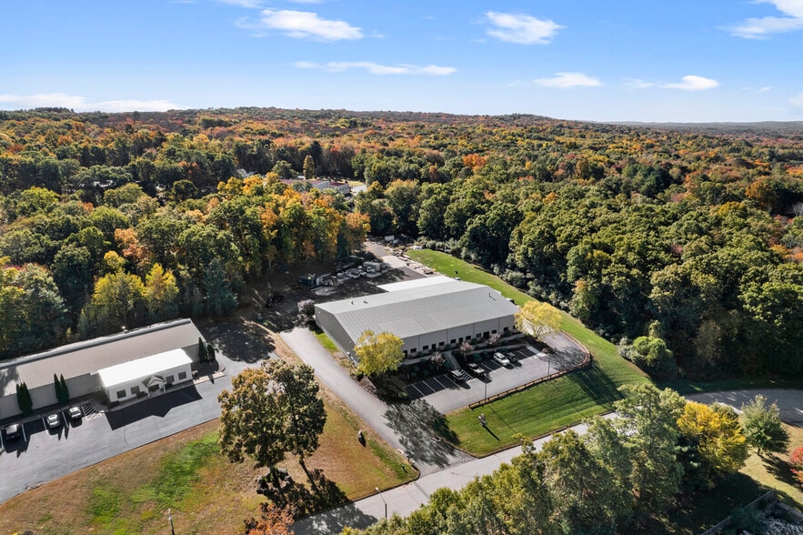 More Photos Of 13 Parkway Dr, Plainfield Warehouse For Lease