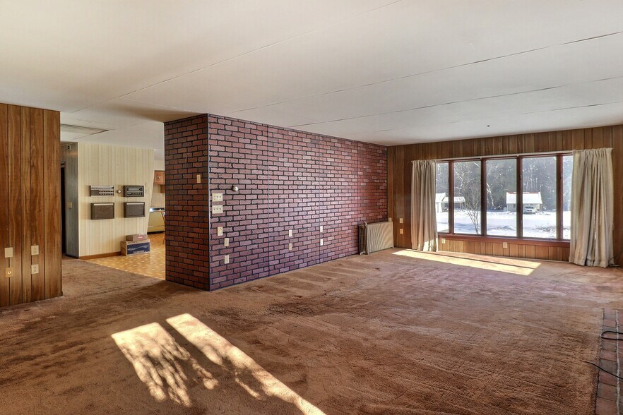 More Photos Of 306 Merwinsburg Rd, Effort Apartments For Sale