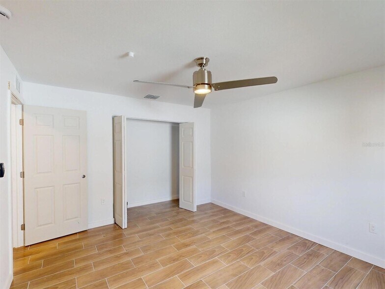 More Photos Of 1215 Capricorn Blvd, Punta Gorda Multifamily For Sale