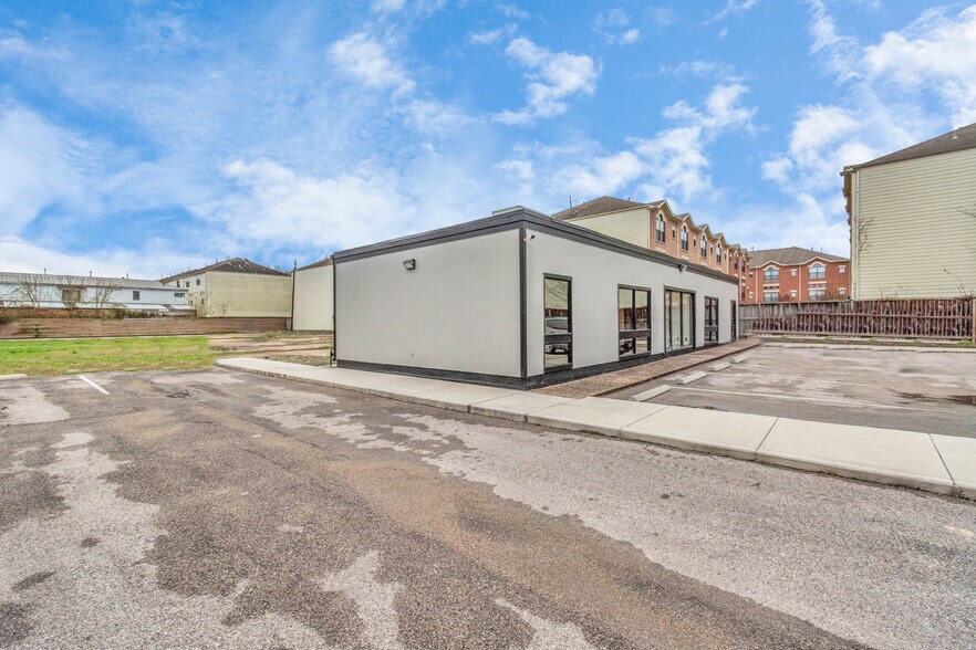 More Photos Of 8703 Meadowcroft Dr, Houston Medical For Lease