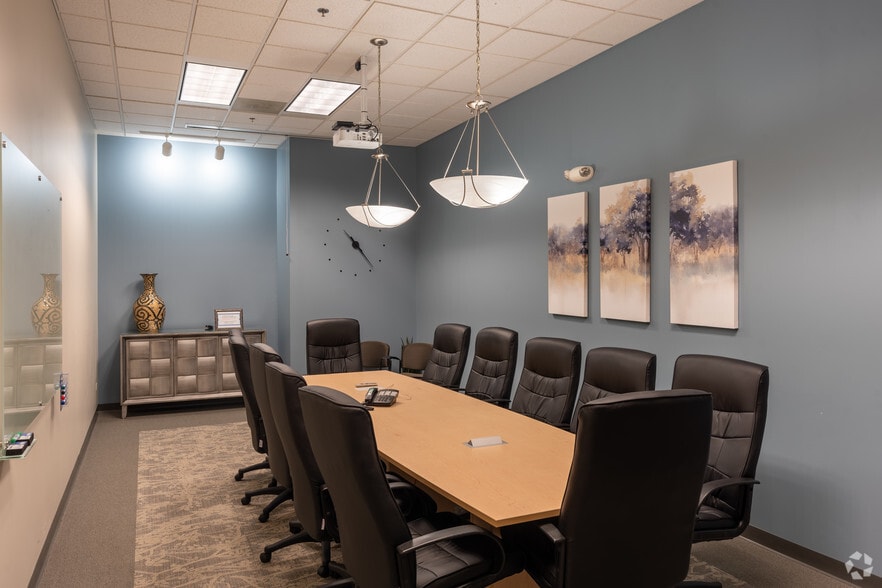 More Photos Of 2150 E Lake Cook Rd, Buffalo Grove Office For Lease