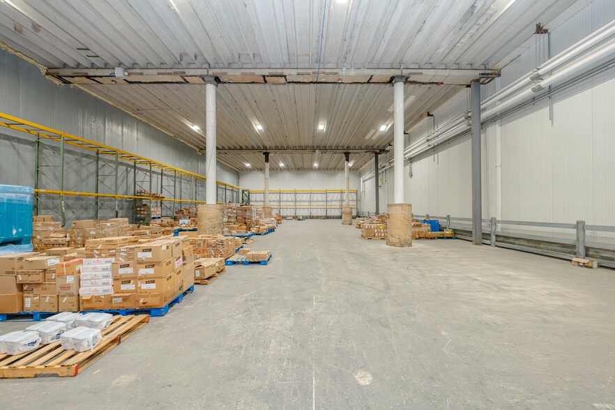 More Photos Of 18770 NE 6th Ave, Miami Refrigeration Cold Storage For Lease