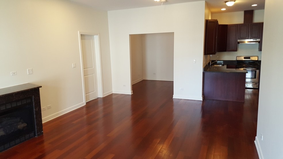 More Photos Of 720 W 47th St, Chicago Apartments For Lease