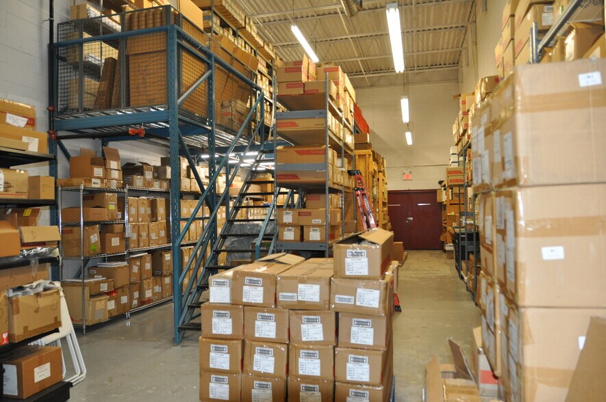 More Photos Of 2800 John St, Markham Light Distribution For Sale