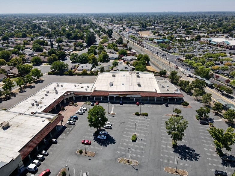 More Photos Of 2810 Zinfandel Dr, Rancho Cordova General Retail For Sale