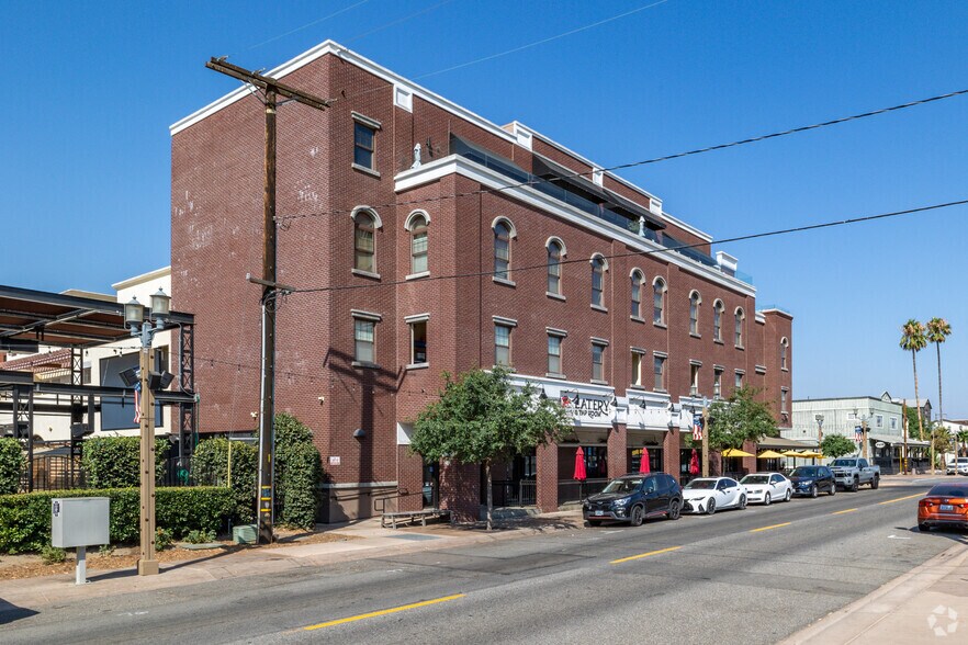 More Photos Of 28693 Old Town Front St, Temecula Apartments For Lease