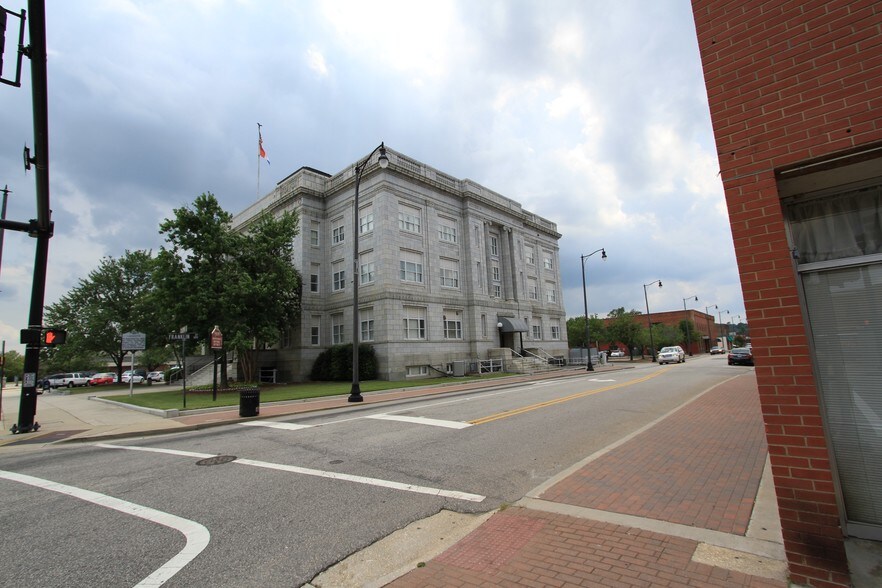 More Photos Of 124 Gillespie St, Fayetteville Office For Lease