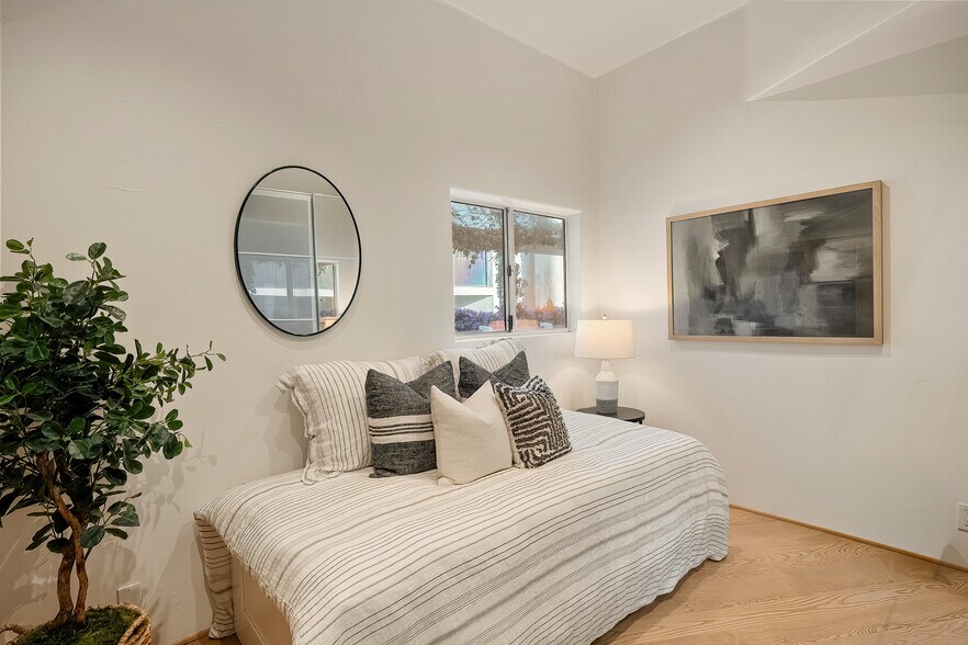 More Photos Of 3111 Ocean Front Walk, Marina Del Rey Apartments For Sale