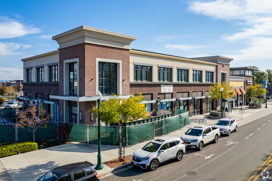More Photos Of 2690 5th St, Alameda Freestanding For Lease
