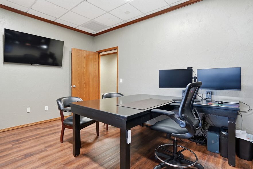 More Photos Of 14220 S Meridian Ave, Oklahoma City Warehouse For Sale
