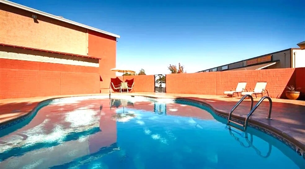 More Photos Of 2688 Gateway Dr, Anderson Hotel For Sale