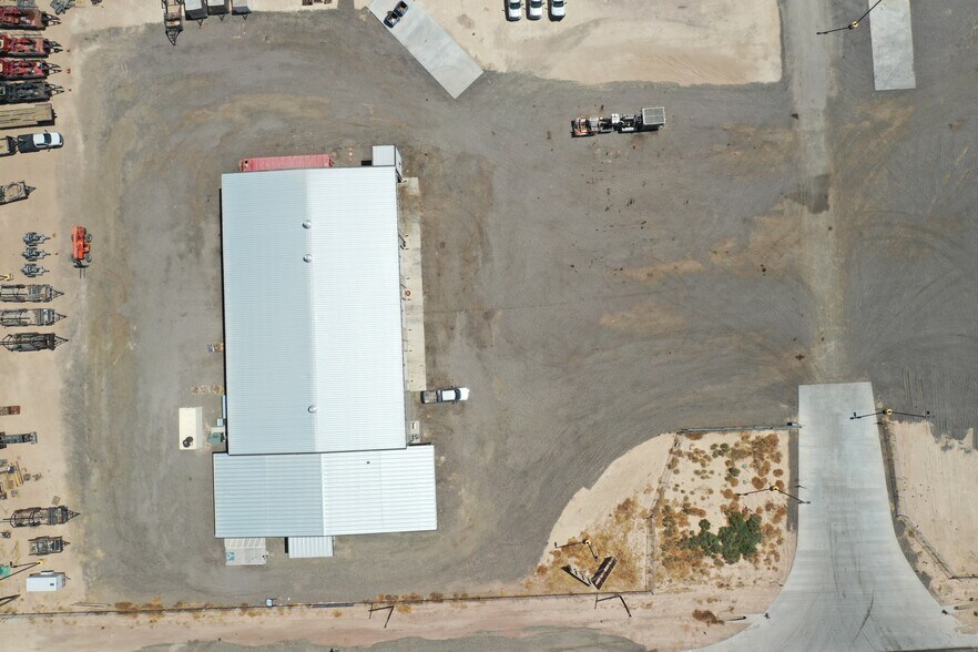 More Photos Of 228 US Highway 285, Pecos Warehouse For Lease