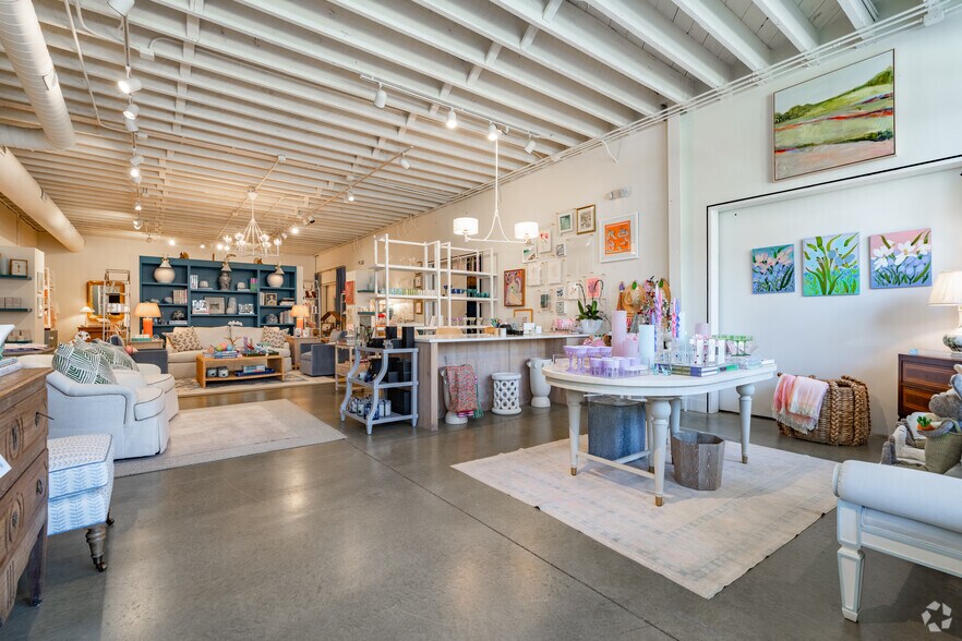 More Photos Of 2537 Broad Ave, Memphis Storefront For Sale