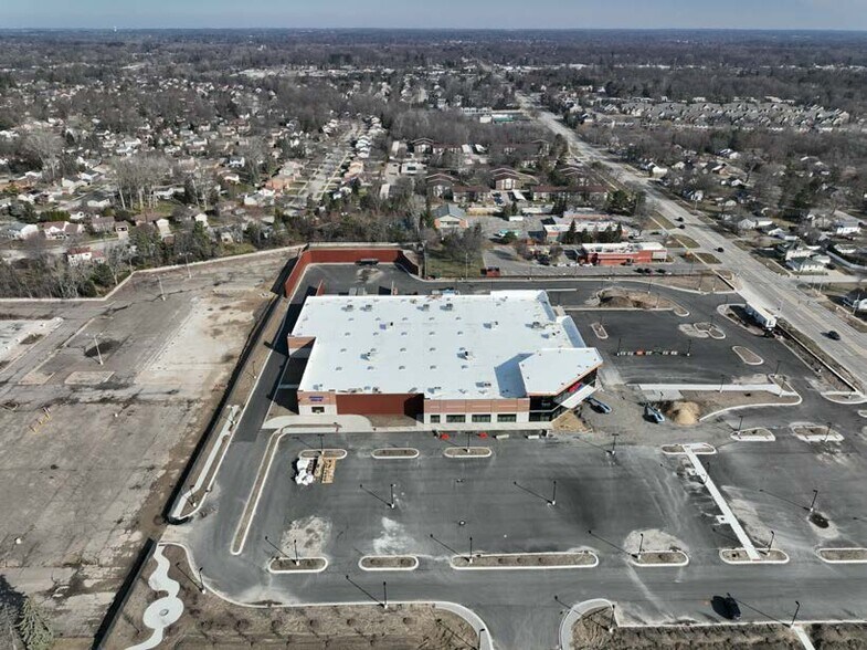 More Photos Of 33462 7 Mile Rd, Livonia Supermarket For Sale