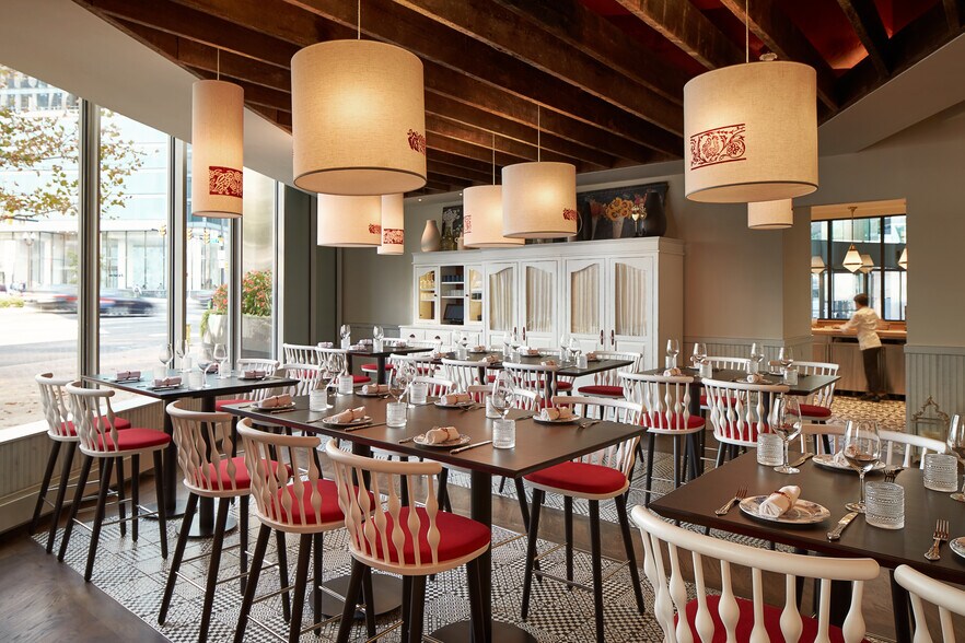 More Photos Of 1100 Wilson Blvd, Arlington Office For Lease