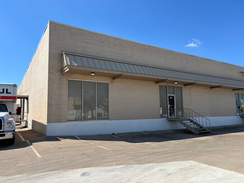 More Photos Of 4821 Top Line Dr, Dallas Warehouse For Lease