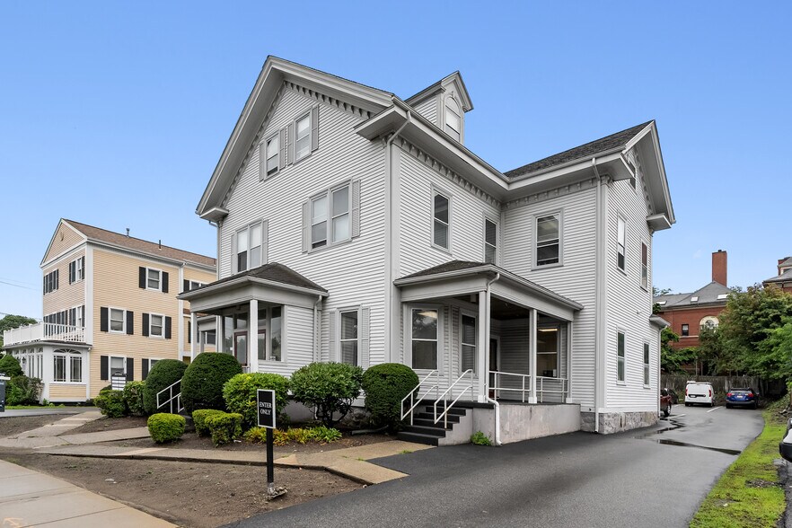 More Photos Of 1074 Massachusetts Ave, Arlington Office For Sale