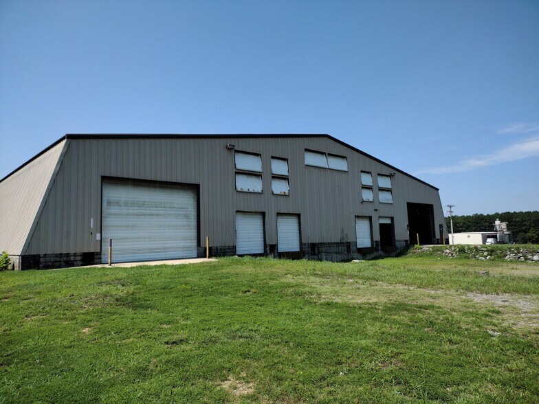 More Photos Of 202 Industrial Dr, Emporia Industrial For Sale