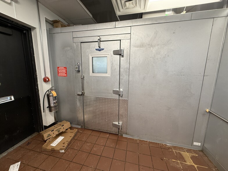 More Photos Of 1302 Main St, Speedway Apartments For Lease