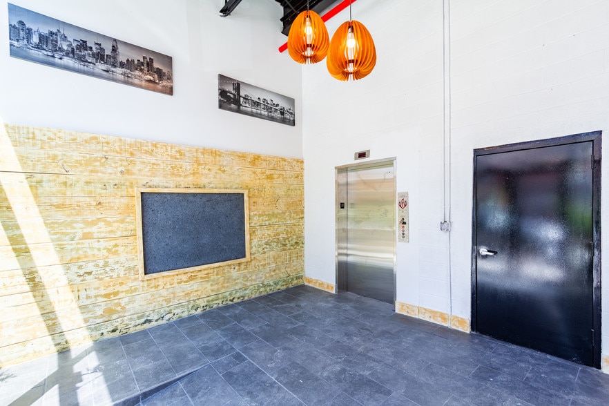 More Photos Of 404 E Baltimore St, Baltimore Storefront Retail Office For Lease