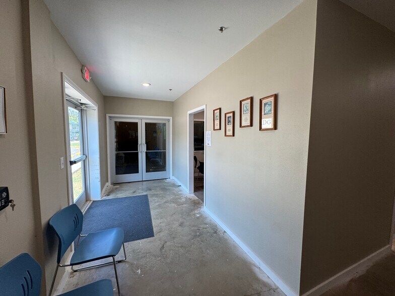 More Photos Of 2130 Country Club Rd, Palestine Golf Course Driving Range For Sale