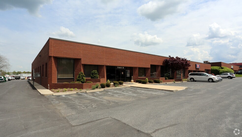 More Photos Of 7901 Beechcraft Ave, Gaithersburg Warehouse For Lease