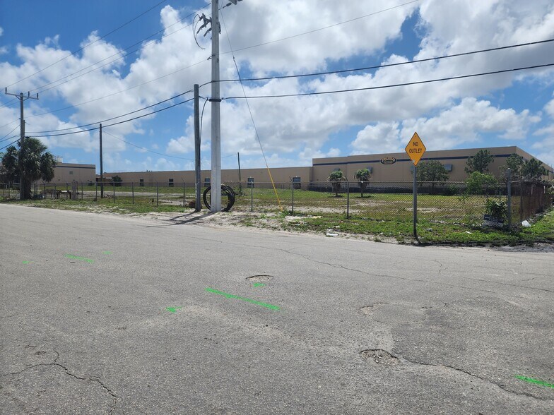 More Photos Of 6411 NW 35th Ave, Miami Land For Lease