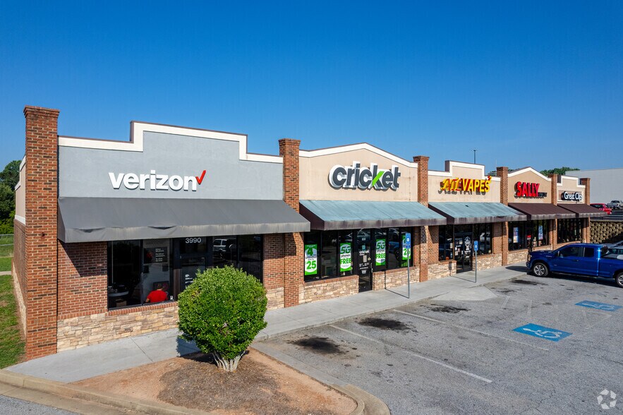 More Photos Of 3870-3998 Bremen Xing, Bremen General Retail For Sale