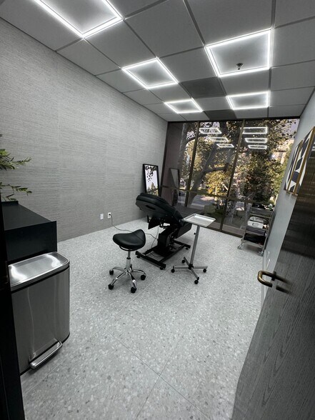 More Photos Of 1601 Dove St, Newport Beach Medical For Lease