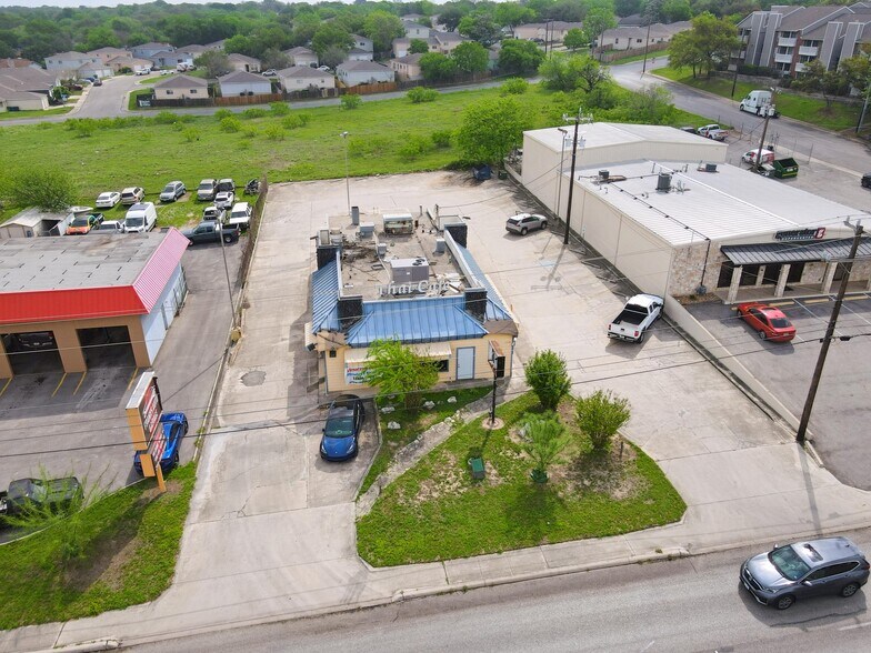 More Photos Of 11318 Perrin Beitel Rd, San Antonio Restaurant For Sale