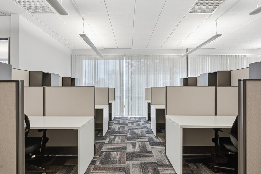 More Photos Of 8710 Earhart Ln Sw, Cedar Rapids Office For Sale