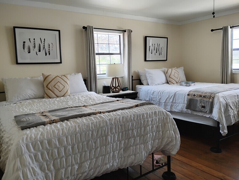 More Photos Of 111 N State St, Fort Davis Hotel For Sale