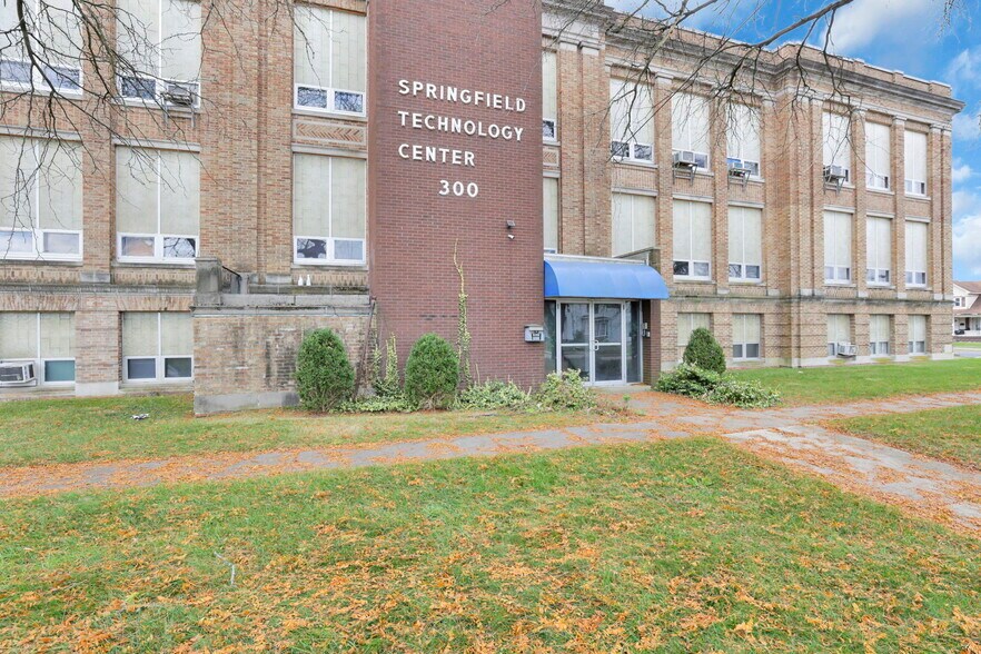 More Photos Of 300 E Auburn Ave, Springfield Office For Sale