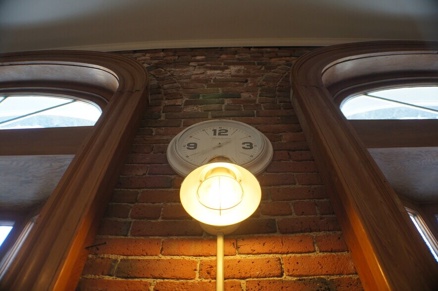 More Photos Of 5-7 S 6th St, New Bedford Restaurant For Sale