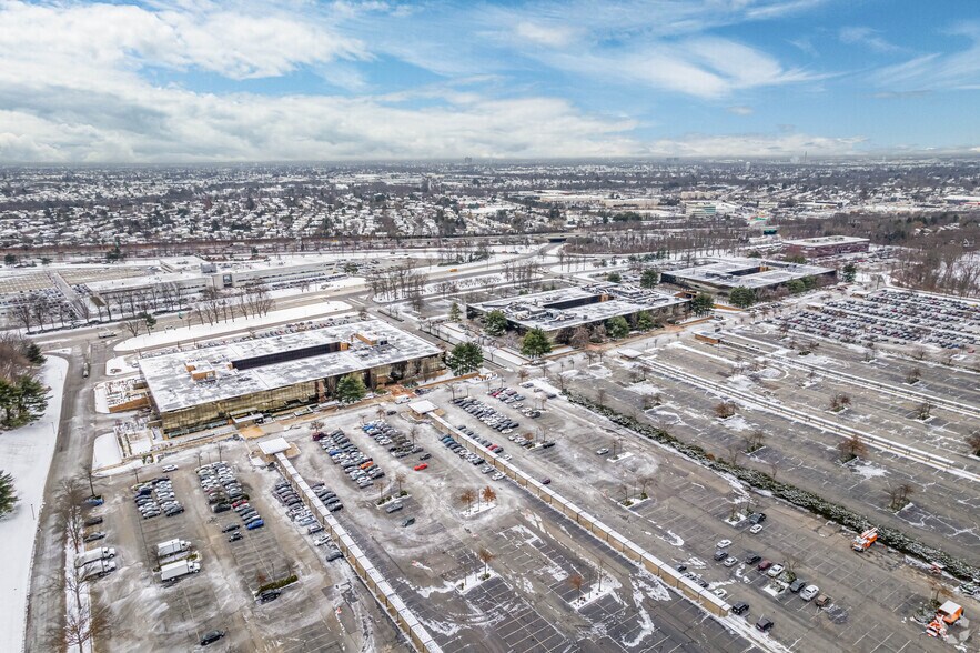 More Photos Of 200 Jericho Quadrangle, Jericho Office For Lease