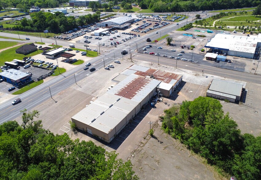More Photos Of 127 SH 31, Longview Distribution For Lease