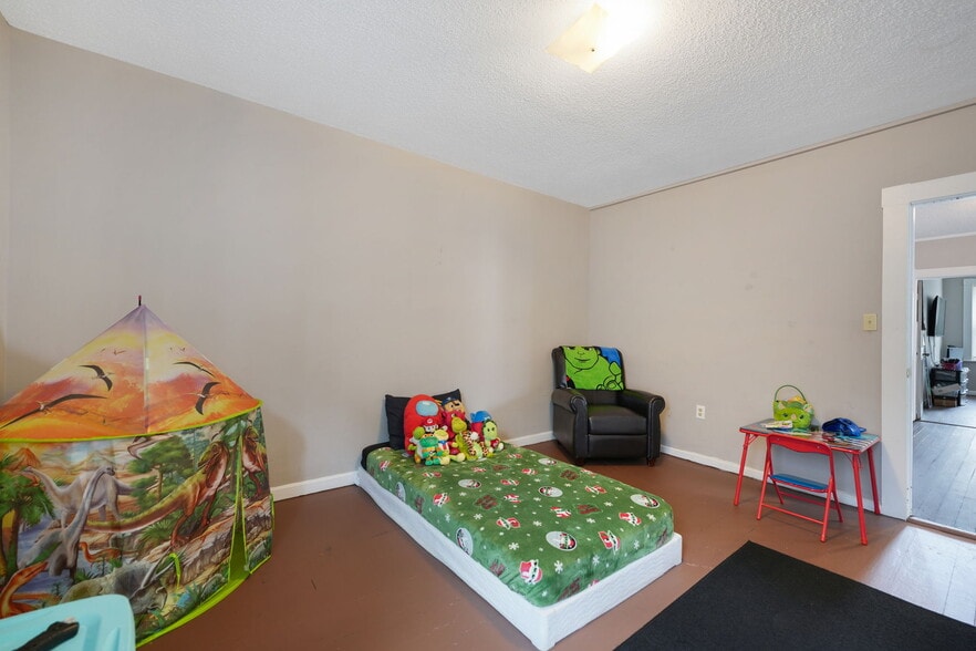 More Photos Of 110-114 County St, New Bedford Storefront Retail Residential For Sale