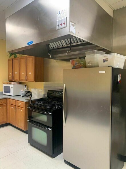 More Photos Of 5225 N 158th Ave, Omaha Daycare Center For Sale