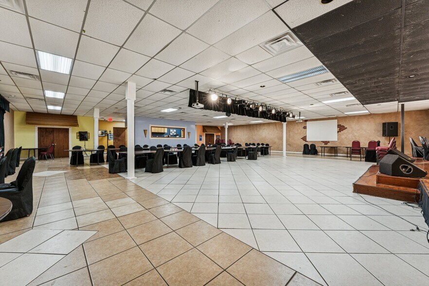 More Photos Of 1005 SW 4th St, Moore Religious Facility For Sale