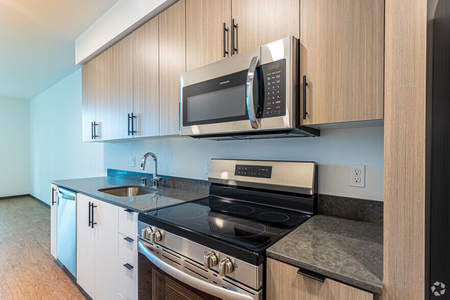 More Photos Of 206 5th Ave S, Seattle Apartments For Lease