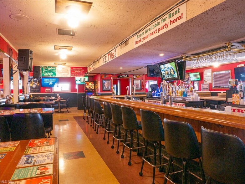 More Photos Of 880 Youngstown Poland Rd, Struthers Restaurant For Sale
