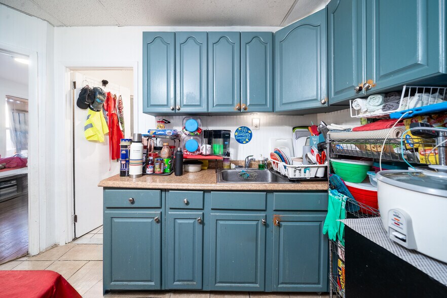 More Photos Of 103-105 Devon St, Kearny Apartments For Sale