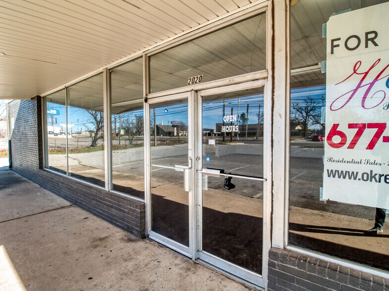 More Photos Of 2000 N MacArthur Blvd, Oklahoma City Storefront Retail Residential For Sale