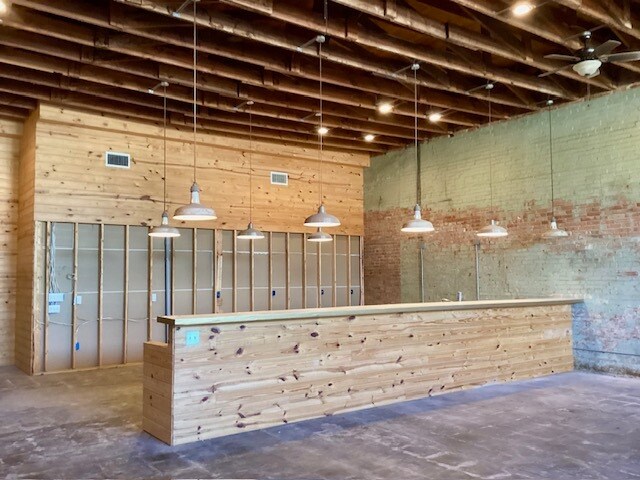 More Photos Of 189 Broadway St, Alba Storefront Retail Office For Sale