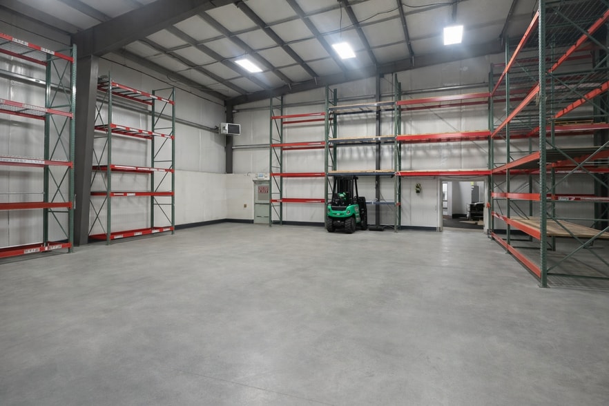 More Photos Of 912 Pittsburgh Rd, Butler Unknown For Lease