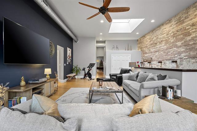 More Photos Of 408 Dousman St, Green Bay Storefront Retail Residential For Sale